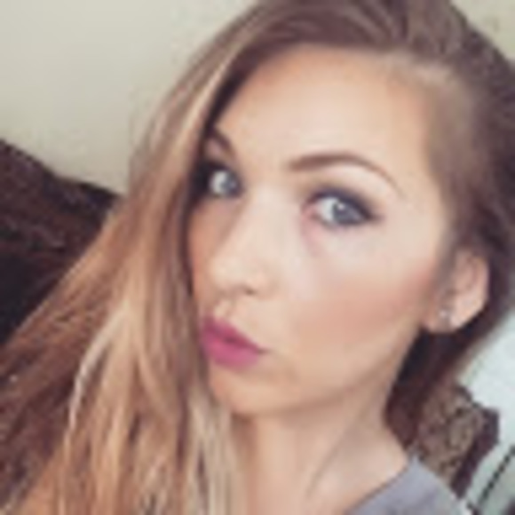 Meet your Posher, Alma - Picture 1 of 1